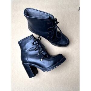 Seychelles Size 8 Black Lace Up Bootie Block Heel Lug Sole